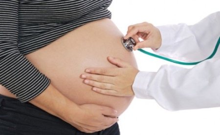 Madres mayores, aumento de trombosis durante el embarazo