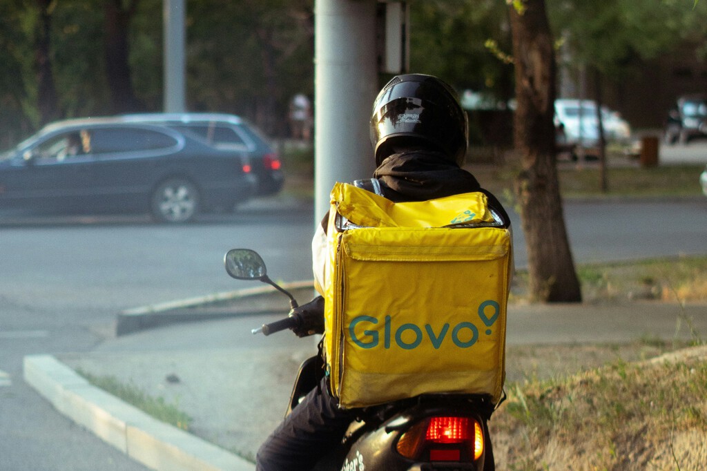 Al "delivery" con trabajadores asalariados no le salen las cuentas: Glovo anuncia un ERE para 750 repartidores