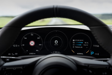 Porsche Taycan prueba contacto