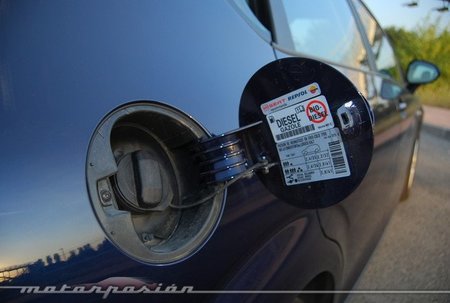 Fumata negra, vuelve a ser el gasóleo más caro que la gasolina