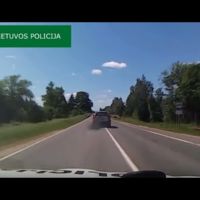 Una persecución que parece haber salido de Spy Hunter