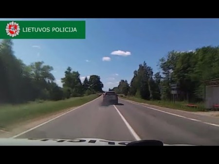 Una persecución que parece haber salido de Spy Hunter