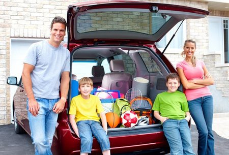 Viajar en coche con bebés y niños