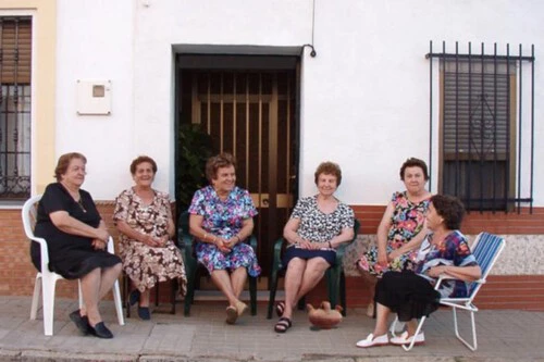Vecinas en la calle
