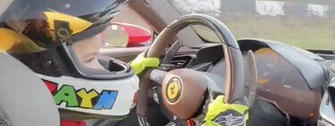 ¿Dejarías que tu hijo de 3 años condujera un Ferrari de 1.000 CV en un circuito? Si tiene las manos de este niño, quizá sí