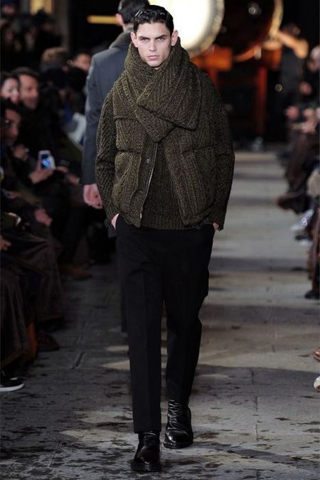 Mihara Yasuhiro Otoño-Invierno 2013 en la Semana de la Moda de París: Elegancia con una vuelta de tuerca