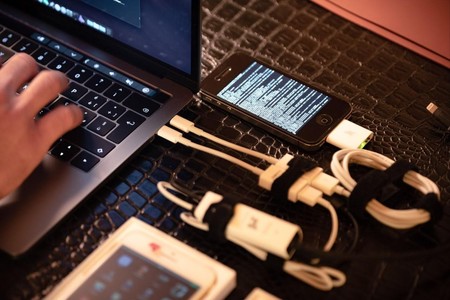 Hay todo un mercado negro de prototipos de iPhone: los expertos en seguridad los usan para romper la seguridad de iOS