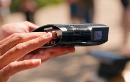 El sensor del iPhone 15 Pro Max y su chip están dentro de este alerón