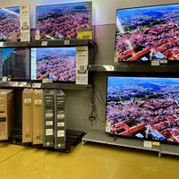 Carrefour deja casi regalado este Smart TV QLED de 65" con Ambilight y Movistar Plus+ gratis