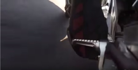 Después de ver este vídeo igual te piensas el volver a subir a la moto sin protecciones