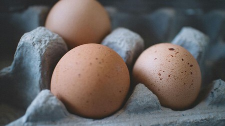 Poca gente lo sabe: esta es la razón por la cual no debes lavar tus huevos
