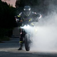 Las KTM Duke y Adventure se mantienen en oferta hasta final de año, con hasta 1.260 euros de descuento