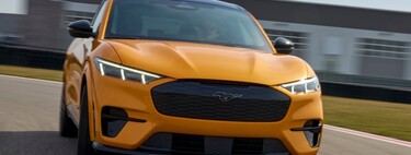 Ford crea fragancia inspirada en el Mustang Mach-E GT con ¿olor a gasolina?