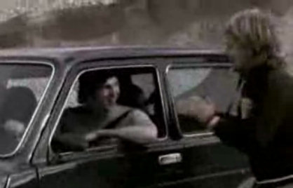 Espectacular anuncio del Lada Niva con complejo de skater