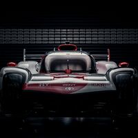 ¡Ya está aquí! Este es el Toyota GR010 Hybrid, un soberbio prototipo a caballo entre el GR Super Sport y un LMP1 