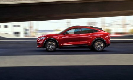 Ford Mustang Mach E 6