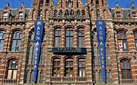 434 Fullimage Amsterdam Magna Plaza Jpg 560x350