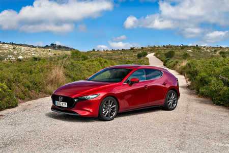 Probamos el Mazda 3 Skyactiv-G: 122 CV para un compacto bien diseñado y con bajo consumo que roza lo premium