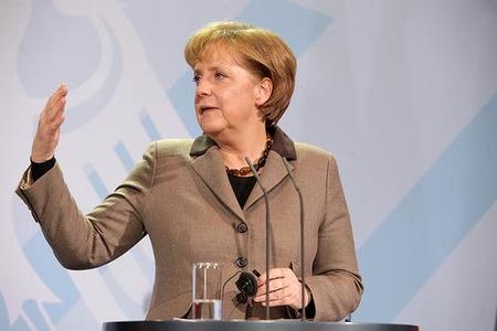 Merkel abre la puerta para que Grecia salga del euro