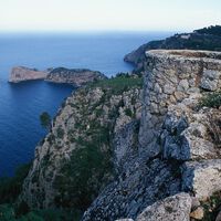 Baleares se está secando, y la culpa se la echan al turismo. Ahora solo les queda hacer más desaladoras