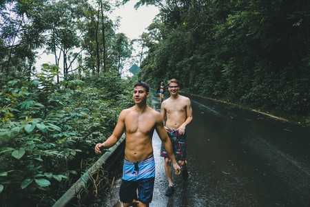 Para un toque artsy en tu look de playa, nada como éstos bañadores para el verano de Lefties