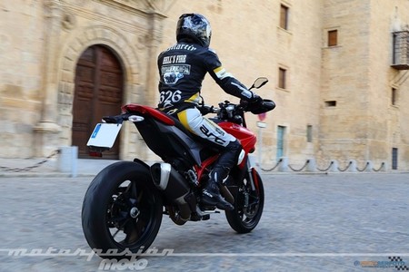 Ducati Hypermotard (vídeo, valoración, ficha técnica y galería)