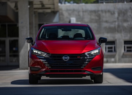 Nissan Versa 2023 1600 0b
