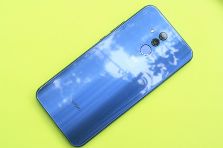 Por sólo 189,05 euros, en eBay y usando el código PARATECH, te puedes hacer con el Huawei Mate 20 Lite de 64 GB
