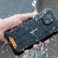 Este móvil lo aguanta todo y cuesta menos de 120 euros: ideal para aventuras extremas estas vacaciones