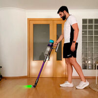 El Corte Inglés ha rebajado una de las mejores aspiradoras Dyson: tener tu hogar limpio sale mucho más barato