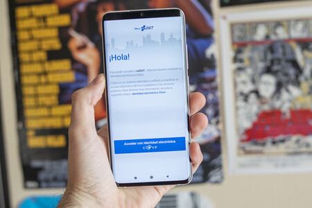 Tu DNI, carnet de conducir y documentos en el móvil: la UE prepara una app de "monedero digital"