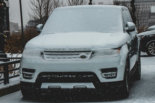 Ni Golpes Ni Agua Hirviendo Ni Rascadores Que Acaban Aranando El Cristal El Truco Mas Efectivo Para Quitar El Hielo Del Parabrisas Es Mas Sencillo De Lo Que Crees
