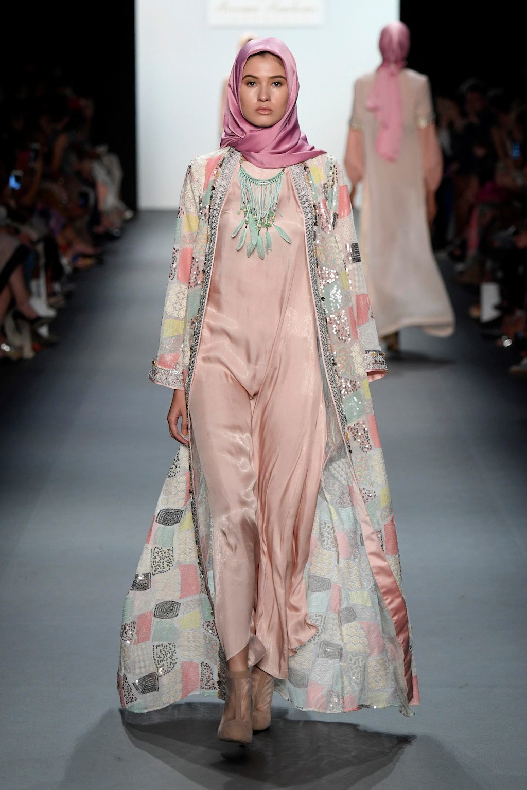 Foto de Anniesa Hasibuan (37/53)