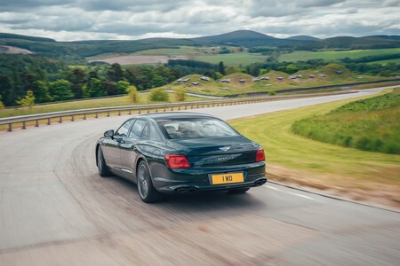 Bentley Flying Spur Hybrid 2021 005