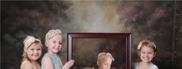 Tres niñas que han sobrevivido al cáncer recrean una foto viral dos años después