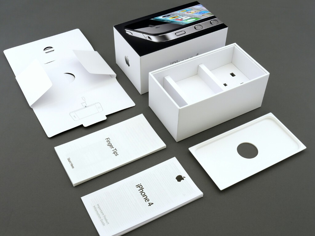 Aún quedaba alguien por salir: la directiva que nos dejó sin cargador en las cajas del iPhone se retira de Apple 