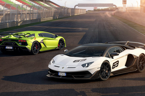 Y este es el bestial Lamborghini Aventador SVJ de 770 CV, con una aerodinámica tan compleja como la de un caza