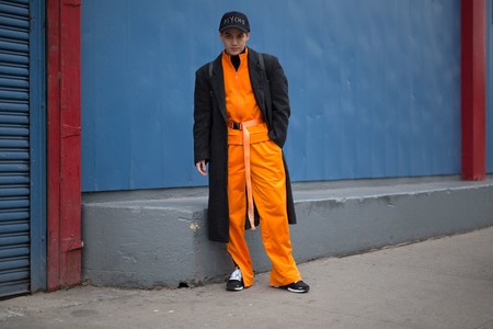 El mejor street-style de la semana entra en alerta naranja como el color must del otoño