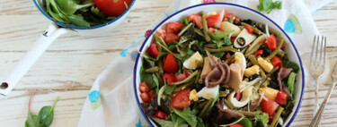 Las 11 ensaladas más famosas del mundo y cómo prepararlas en casa de forma saludable