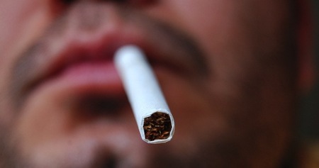 Apple anula la garantía de sus ordenadores si hay restos de tabaco en ellos
