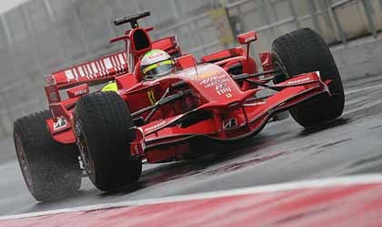 Felipe Massa y el F2008 dominan en Barcelona