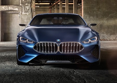 ¡Filtrado! El BMW Serie 8 de producción se pinta de blanco y se quita el camuflaje