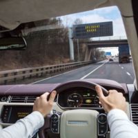 Jaguar-Land Rover quiere que los vehículos autónomos reaccionen como humanos, no como coches