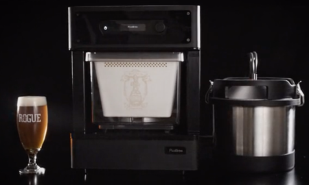 ¿Te gusta la cerveza? Con esta máquina podrás hacerla en casa y pensar que estás en tu bar favorito