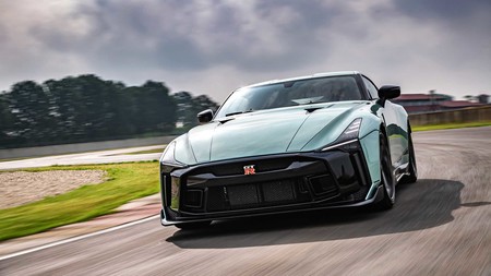 El Nissan GT-R 50 by Italdesign de producción en serie se deja ver en pista y confirma su precio de 25 MDP