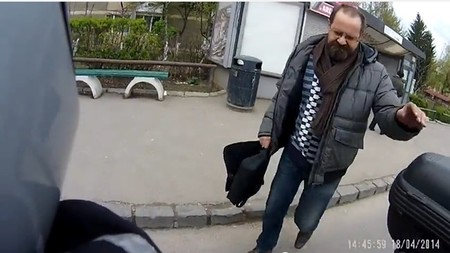 La buena acción de un motero (o no)