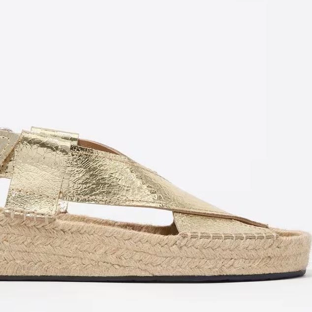 Bimba y Lola
Sandalias de cuña de mujer de piel con yute