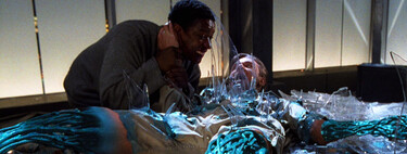 Ni Terminator ni Matrix, así fue el olvidado intento de ciencia ficción de Russell Crowe por convertirse en la IA más sádica y asesina de los 90