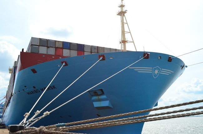 Cargar Coches En Barco