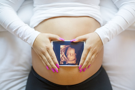 Se anula la ley que regula la maternidad subrogada en Portugal